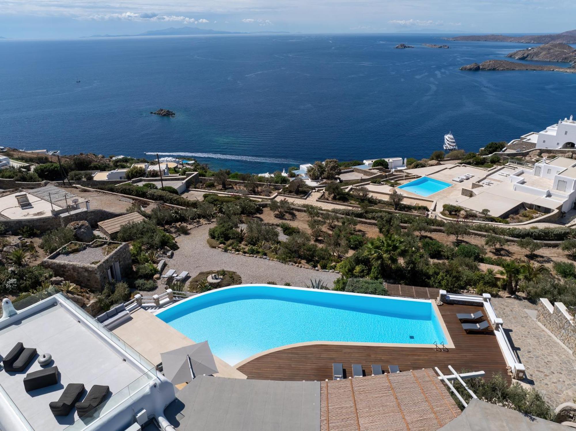 Alia Mykonos *